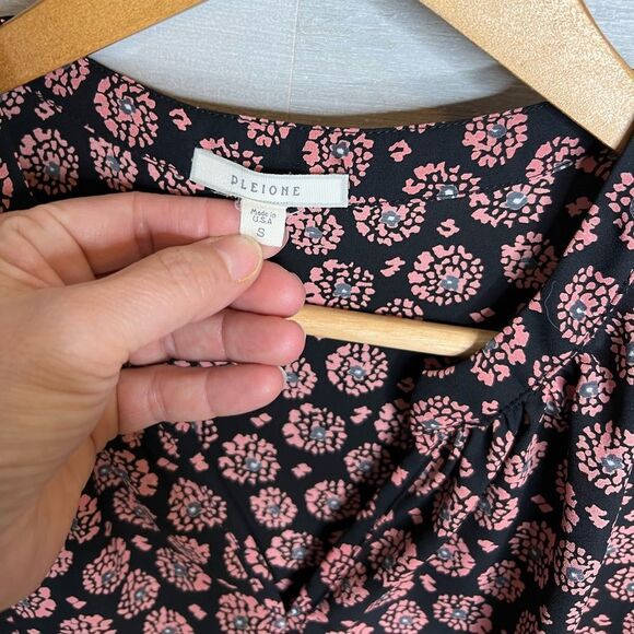 Pleione Top - Picture 2 of 6